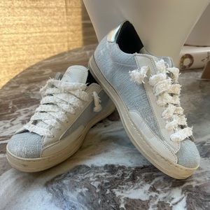 P448- chambray denim sneaker (like new) 36